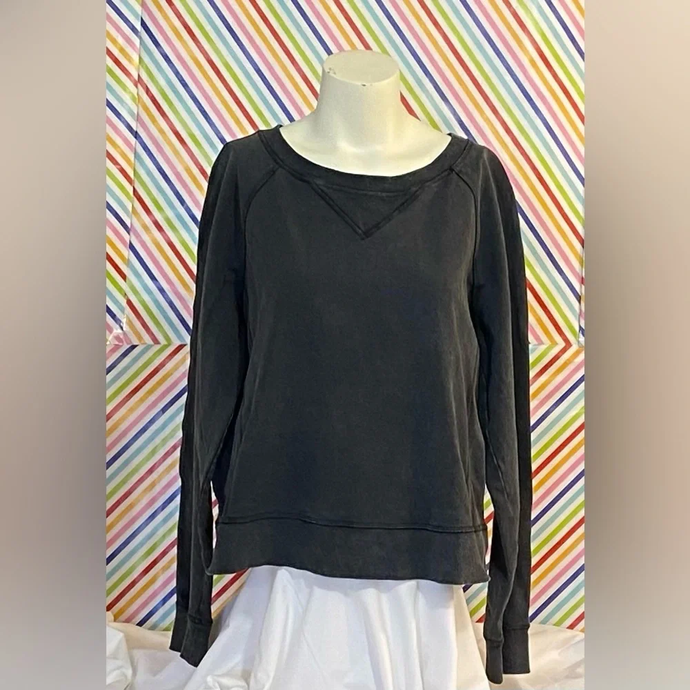 Lululemon  Loop Back Crew    NWOT   Black  size 12 - Picture 8 of 8